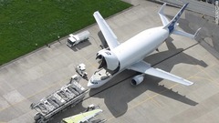 ベルーガでも超大型旅客機「Ａ３８０」の大きな部品は運べないという＝エアバス提供