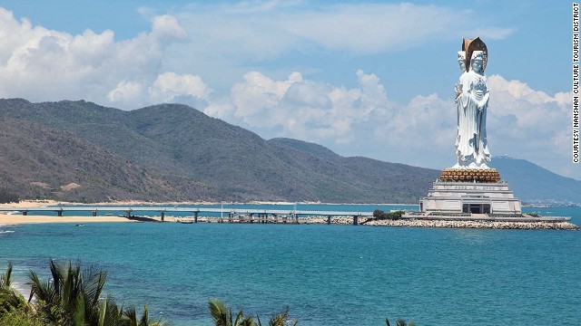 海南島にある南山海上観音聖像＝Nanshan Culture Tourism District提供