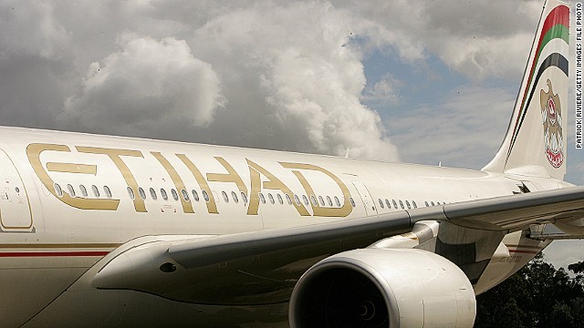 エティハド航空機は煙を探知したため緊急着陸した