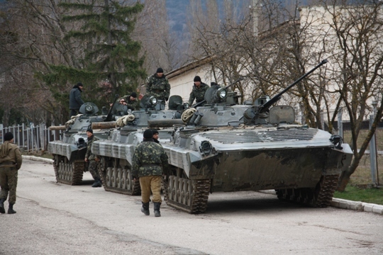 クリミア半島に展開するロシア軍＝ウクライナ政府提供