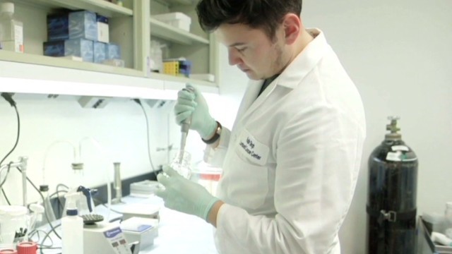 米大学の研究チームがアルツハイマー病の発症を予測する血液検査法を開発したと発表
