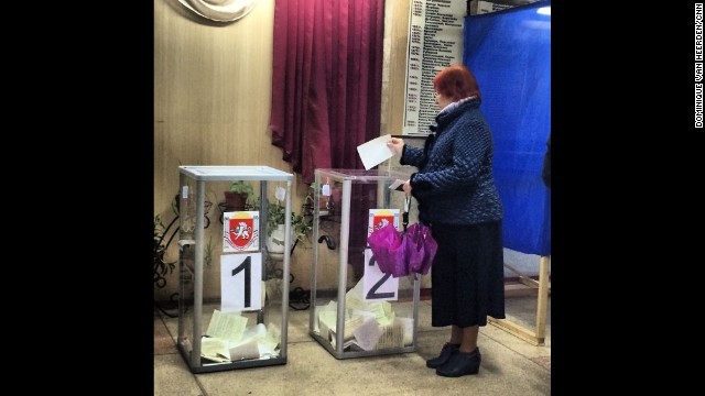 １６日の住民投票の様子。ロシア編入への賛成票が９割を超えたという