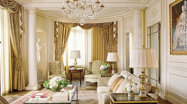 フォーシーズンズホテル・ド・ベルゲ（ジュネーブ）
ベルサイユ宮殿を模した内装。１万３４００ドル