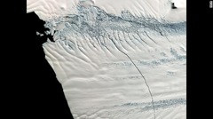 ２０１１年１０月、南極のパインアイランド氷河に亀裂が観測された