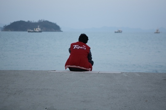 安否不明者の帰りを待つ家族