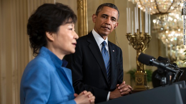 韓国の朴槿恵大統領（左）とオバマ米大統領