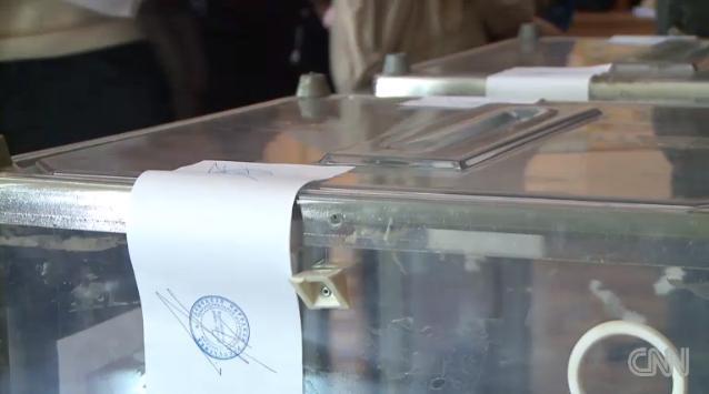 ウクライナ東部ドネツクなどで住民投票が行われた