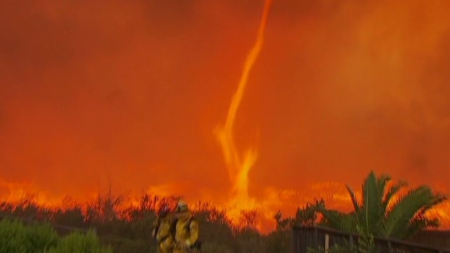 カリフォルニア南部で複数の山火事が発生