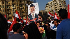 ムルシ前大統領の支持者１０人に死刑判決　エジプト