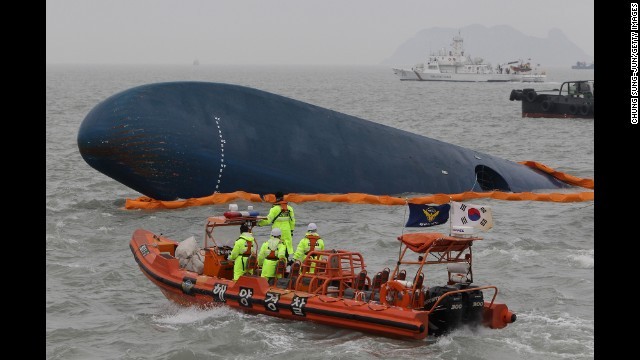 ４月の沈没事故では３００人近い死者が出た