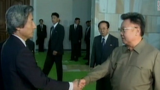 ２００２年９月、当時の小泉首相は平壌を訪れて金正日総書記と会談。北朝鮮はこの時正式に日本人拉致の事実を認めた