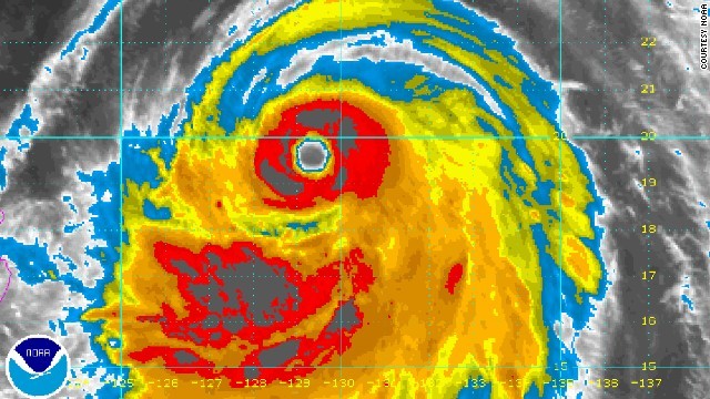 大型で非常に強い台風８号が沖縄南方の海上を北上している