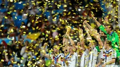 ドイツ代表チームが凱旋帰国、ファン熱狂　Ｗ杯