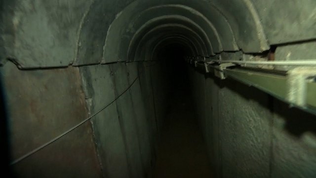 ハマスによる地下トンネル。イスラエルのネタニヤフ首相はトンネル破壊の必要性を訴えている