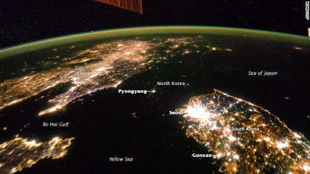 朝鮮半島の夜の写真。衛星画像の分析についてＮＡＳＡが協力を呼びかけている