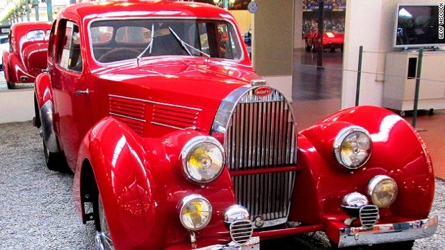 フランス国立自動車博物館には、この１９３９年製の５７Ｃをはじめとして１００種類以上の自動車が集まっている