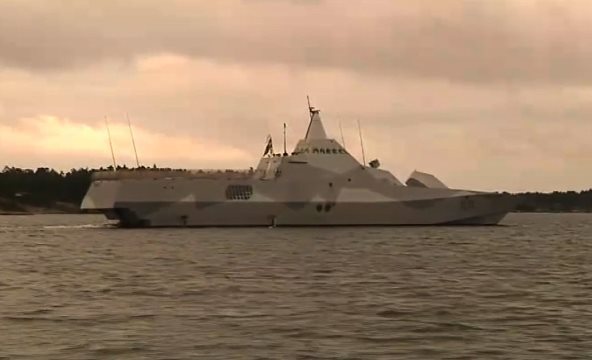 現場海域ではスウェーデン軍による捜索が続いていた　(C)TV4