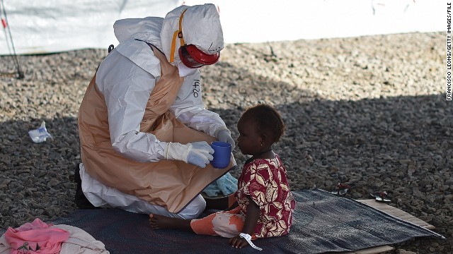 シエラレオネでエボラ出血熱患者の看護に当たっていた米国人看護師がワシントンで入院