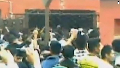 刑務所襲い強姦容疑者を撲殺　インド - CNN.co.jp