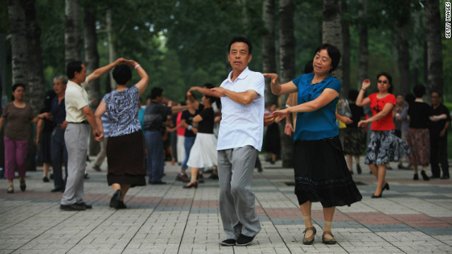 公園などでの集団ダンスに当局の規制が入った