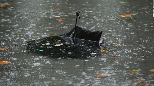 オーストラリアが暴風雨に見舞われ、死者も出ている