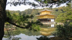 ３１．金閣寺（京都）　(c) CNN