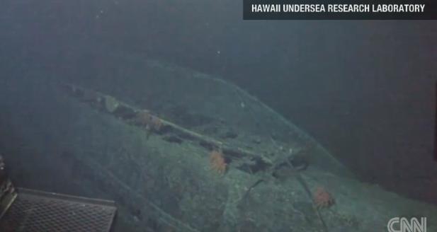 ハワイ沖の海底にある「伊４００」＝２０１３年、HAWAII UNDERSEA RESEARCH LABORATORY提供