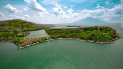 湖には３６５の小島が浮かび１２００人が暮らしている＝THE NICARAGUA TOURISM BOARD提供