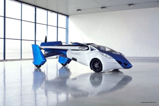 スロバキアのエアロモービルが開発する「空飛ぶ車」＝エアロモービル提供