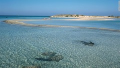 １．ギリシャの離島：ギリシャの航空会社ヘレニック・シープレーンズは、クレタ島（写真）、スキロス島、ペリオン山を皮切りに、同国の島々のうち１００の島を飛行機で結ぶ計画を発表した