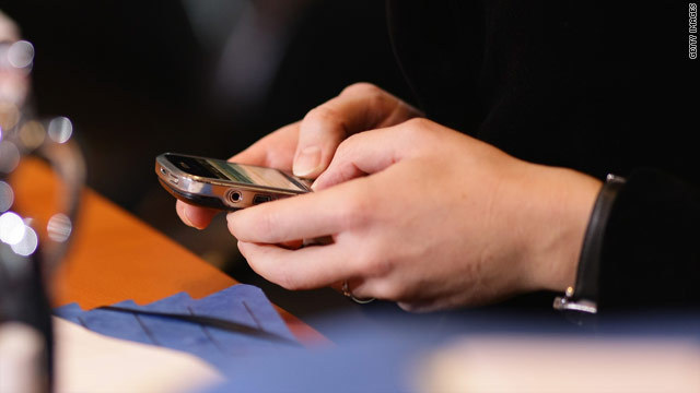 携帯電話の盗み見は許される？