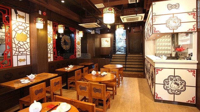 11.店のコンセプトは家族向けの食堂というもので、食事中は携帯電話をしまうことが奨励されている