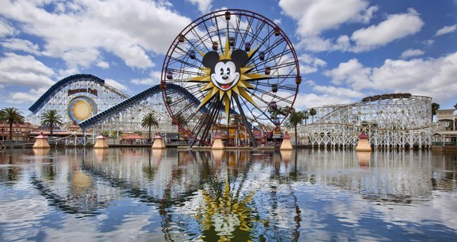 今や米国文化を象徴する存在に＝Paul Hiffmeyer/Disneyland

