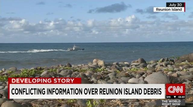 航空機の残骸の捜索が続く仏領レユニオン島