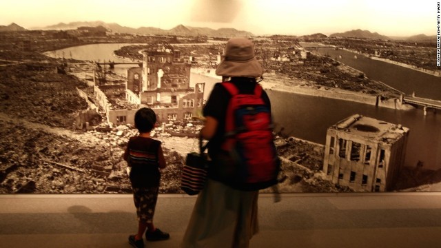 広島平和記念資料館に展示された原爆投下後の市街地の写真