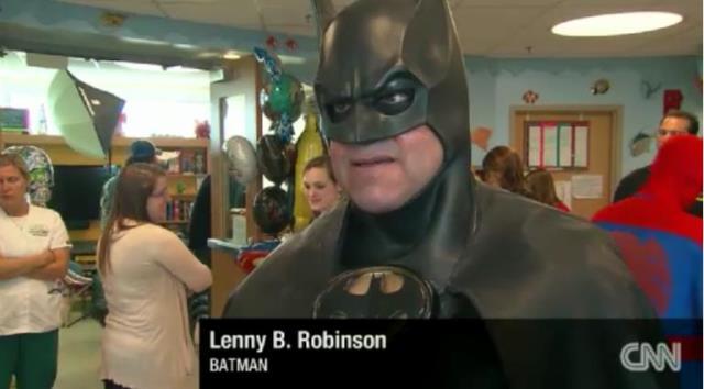 バットマンの仮装姿で人気だったレニー・ロビンソンさん