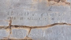 ペルセポリスには多くの著名人が訪れた。中には敷地内の石に自分の名前を彫る人も。写真はヒトラー政権下のドイツで外交官を務めたヴァルター・フリードリヒ・シェレンベルクのもの