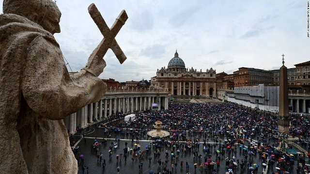 法王の寛容姿勢の背景には、カトリック教会から離脱する信者の増加があるという
