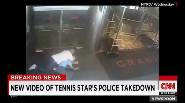 ジェームズ・ブレーク氏が警官に犯人と誤認され組み伏せられた＝NYPD