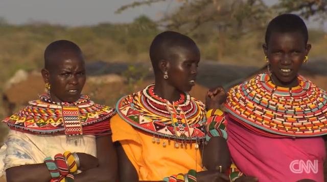 ケニアのサンブル族には、幼い子どもを結婚させるといった習慣が今も根強く残る