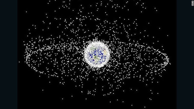 宇宙ゴミが地球を周回している＝NASA