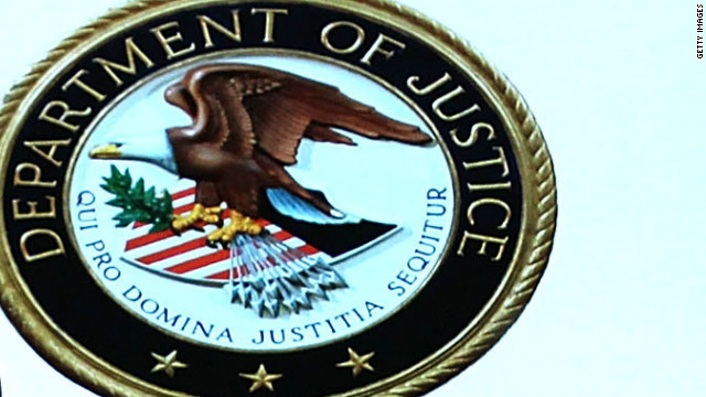 米司法省によれば、スノーデン元職員は３つの罪状で起訴されている