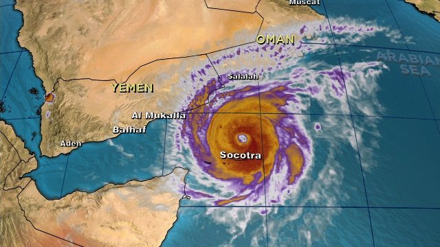 イエメン中部沿岸に大型のサイクロンが直撃