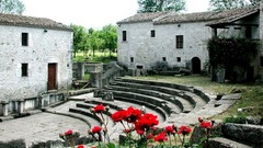 セピーノには、古代ローマ時代の地方の町が最高の状態で保存されているが、観光客は少ない
