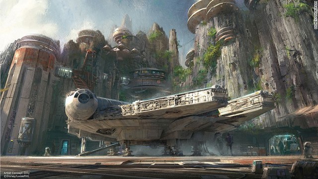 10.ミレニアム・ファルコン
来場者には「スター・ウォーズ」に登場する宇宙船「ミレニアム・ファルコン」に乗船できる機会も=DISNEY / LUCAS FILM