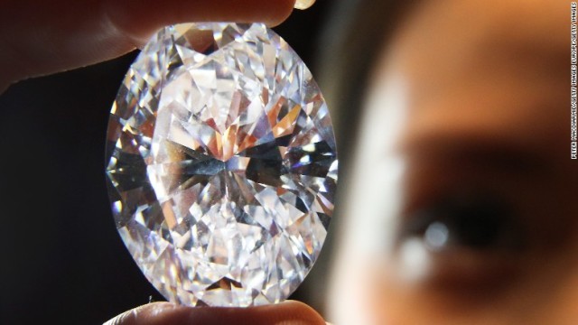 ２０１３年に競売にかけられた巨大なダイヤモンド。これよりも硬くて輝きを放つ？