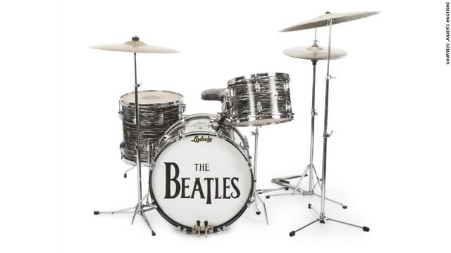 スターさんが数多くのコンサートで使用した1963年のラディック製「ブラック・オイスター」ドラムセット。225万ドルで落札された=ジュリアンズ・オークションズ提供