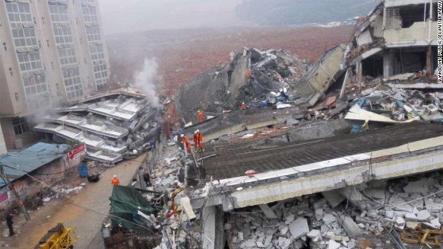 広東省深センにある工業団地で土砂崩れが発生し、多数の行方不明者が出ている