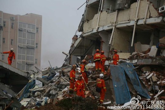 土砂崩れは残土などを積み上げたものが崩れて発生したとみられている＝Guangdong Public Security Bureau