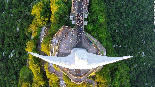 ブラジル・リオデジャネイロのコルコバードのキリスト像を上空から撮影＝DRONESTAGRAM/ALEXANDRE SALEM氏提供